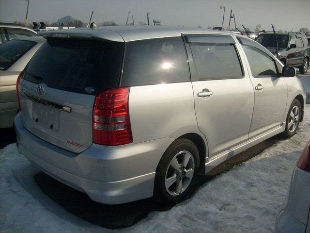 2004 Toyota Wish