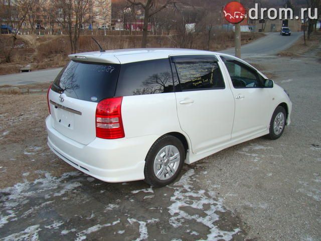 2004 Toyota Wish