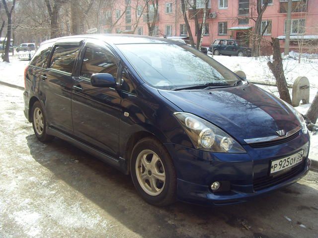 2004 Toyota Wish