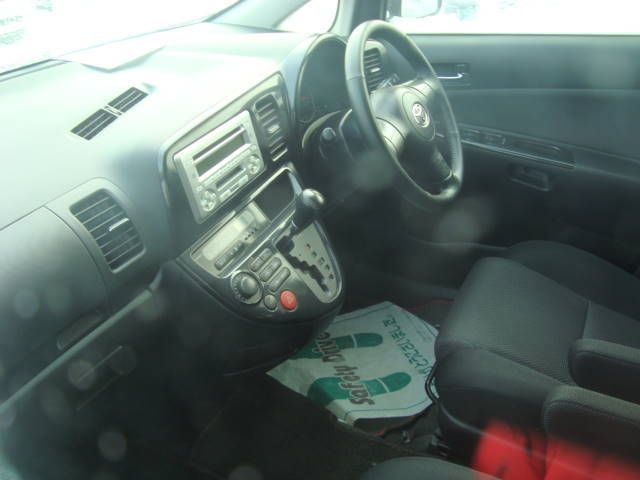 2004 Toyota Wish