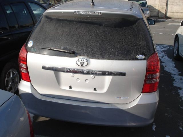 2004 Toyota Wish