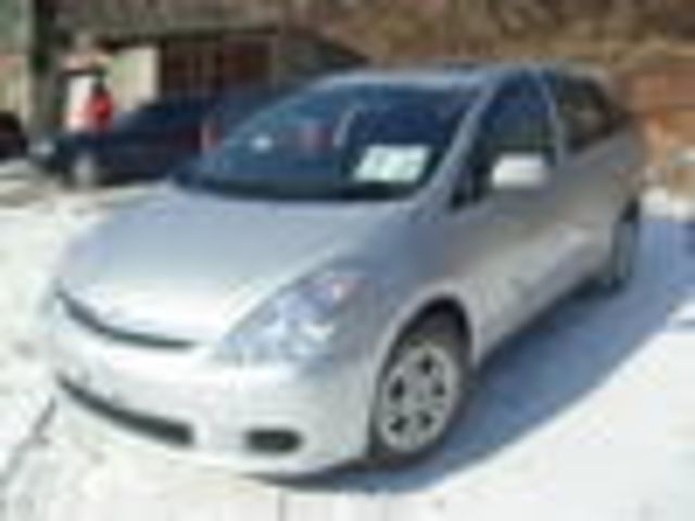 2004 Toyota Wish