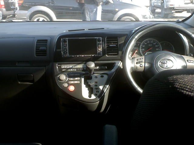 2004 Toyota Wish