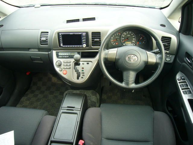 2004 Toyota Wish