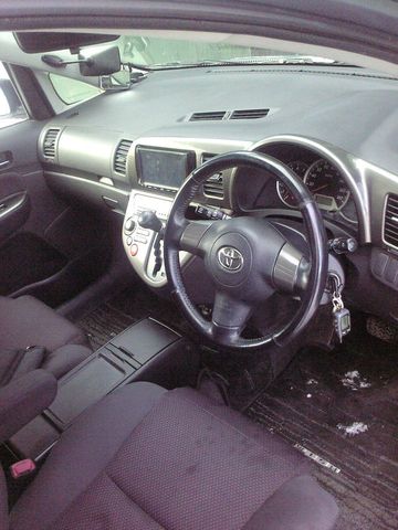 2004 Toyota Wish