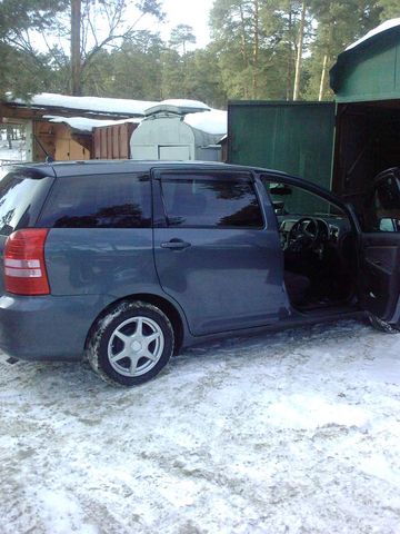 2004 Toyota Wish