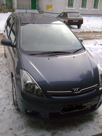 2004 Toyota Wish