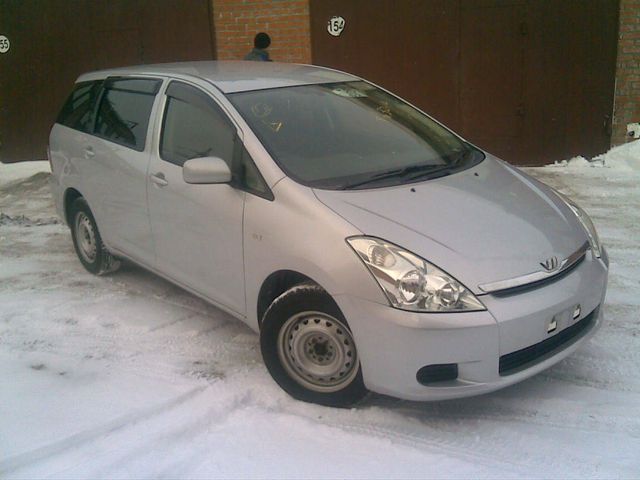 2004 Toyota Wish