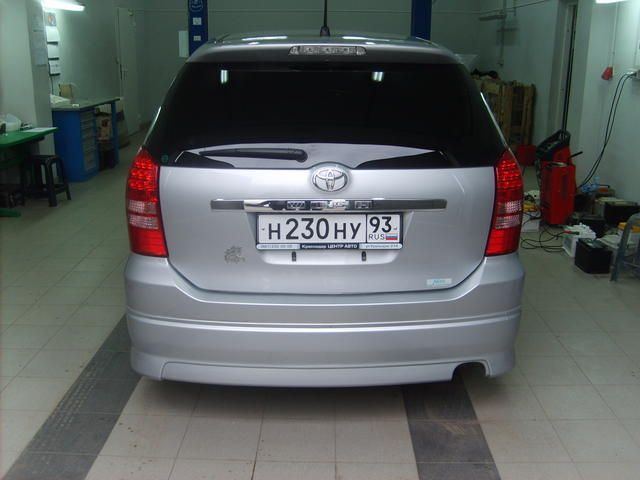 2004 Toyota Wish