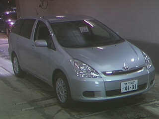 2004 Toyota Wish Pictures