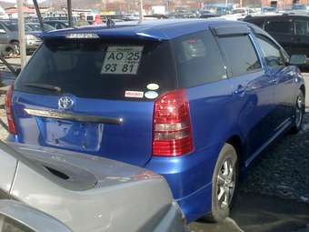 2004 Toyota Wish Pictures