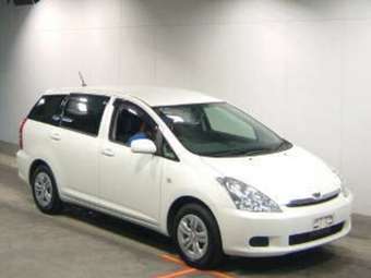 2004 Toyota Wish Pictures