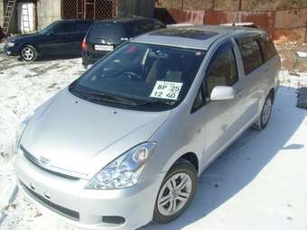 2004 Toyota Wish Pics