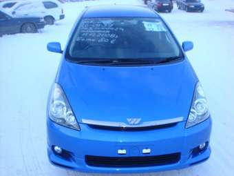 2004 Toyota Wish Photos
