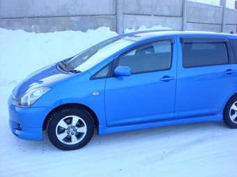 2004 Toyota Wish Pictures