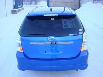 2004 Toyota Wish Photos