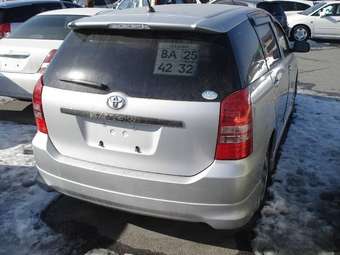 2004 Toyota Wish Photos