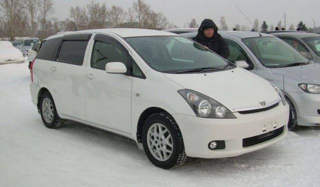 2004 Toyota Wish