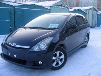 2004 Toyota Wish Pics