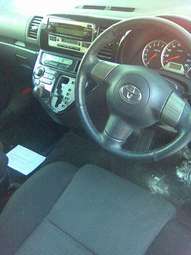 2004 Toyota Wish Images