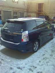 2004 Toyota Wish Pictures