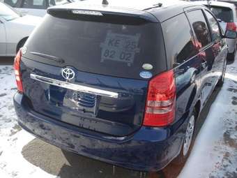 2004 Toyota Wish Pictures