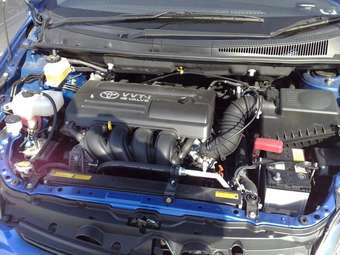 2004 Toyota Wish Pictures