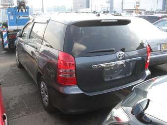 2004 Toyota Wish Pics