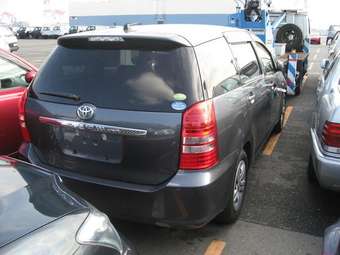 2004 Toyota Wish Pictures
