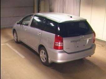 2004 Toyota Wish Pics