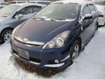 2004 Toyota Wish Pictures