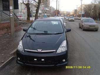 2004 Toyota Wish Images