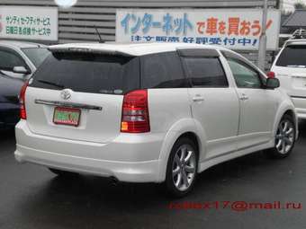 2004 Toyota Wish Images