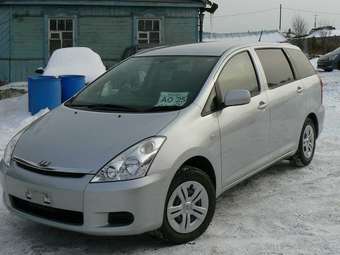 2004 Toyota Wish Pics