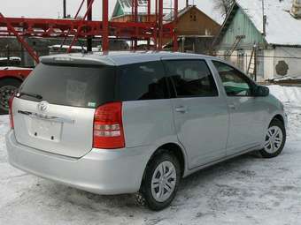 2004 Toyota Wish Pictures