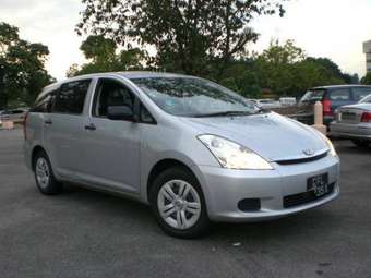 2004 Toyota Wish Photos