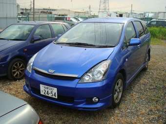 2004 Toyota Wish Images