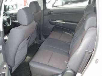 2004 Toyota Wish Photos