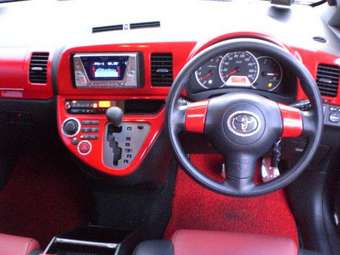 2004 Toyota Wish Pics