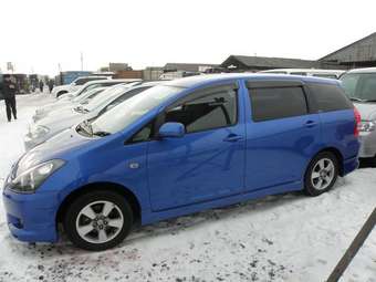 2004 Toyota Wish Pics