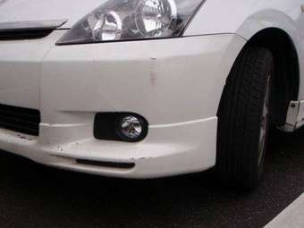 2004 Toyota Wish Wallpapers
