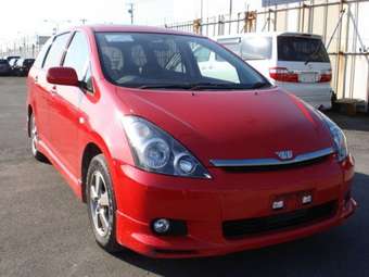 2004 Toyota Wish Pictures