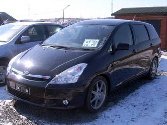 2004 Toyota Wish Pictures