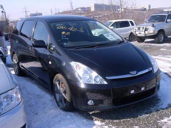 2004 Toyota Wish Pics