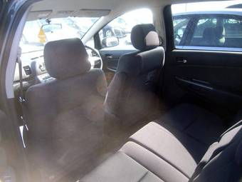 2004 Toyota Wish Photos