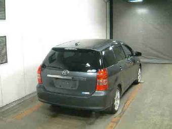 2004 Toyota Wish Photos