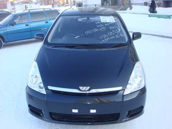 2004 Toyota Wish Images