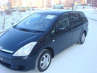 2004 Toyota Wish Pictures