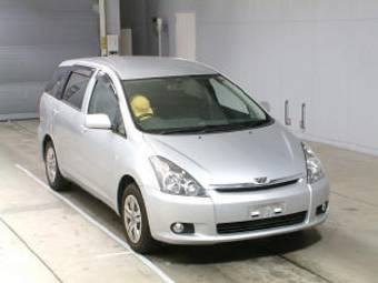 2004 Toyota Wish Pictures