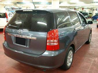 2004 Toyota Wish Pics